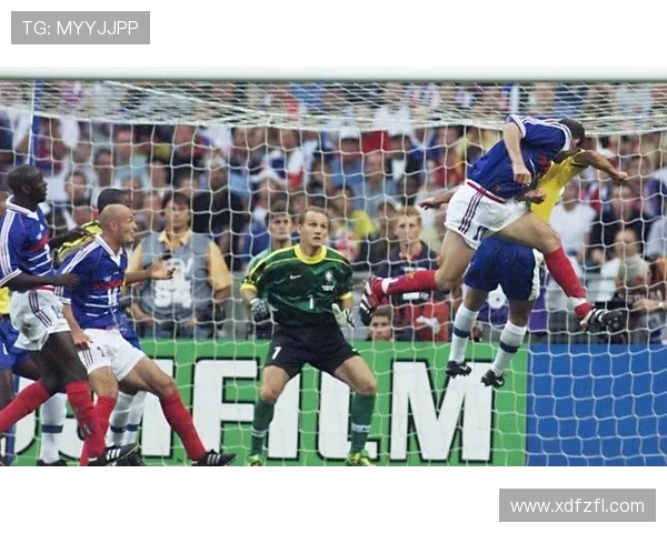 98世界杯用球回顾与分析 见证经典设计与技术创新的完美融合 98世界杯用球回顾与分析 见证经典设计与技术创新的完美融合