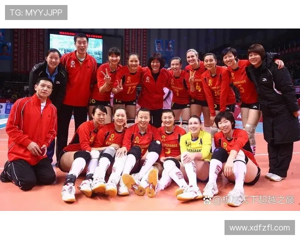 中国女排在世界杯决赛中力克劲敌夺得冠军 展现强大团队实力 中国女排在世界杯决赛中力克劲敌夺得冠军 展现强大团队实力