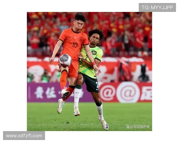 国足鏖战九十分钟顽强逼平劲敌展现新气象赢得全国球迷热烈掌声