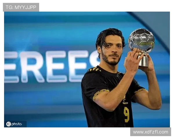 网球赛事热度攀升 新一轮世界排名出炉 劳尔与小威迎战激烈角逐 网球赛事热度攀升 新一轮世界排名出炉 劳尔与小威迎战激烈角逐