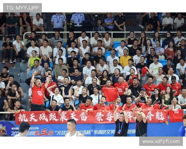 中国足球联赛新赛季火热开战 多支强队阵容升级力争争冠 中国足球联赛新赛季火热开战 多支强队阵容升级力争争冠